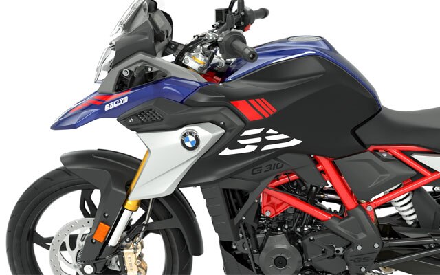 We see the typical GS flyline of the G 310 GS.