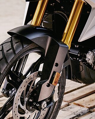 G 310 GS gold-anodised upside-down fork.