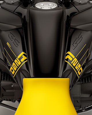 We see the tank of the Edition 40 Years GS with 1250 lettering and Option 719 logo in the detail view.