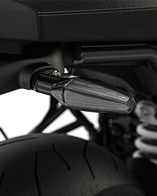 We see the LED turn signal of the R nineT.
