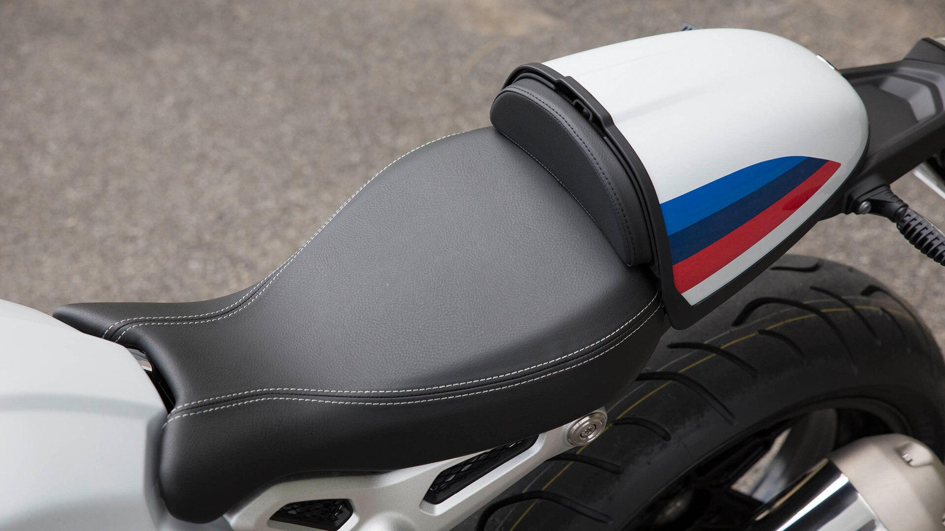 R nineT Racer line style