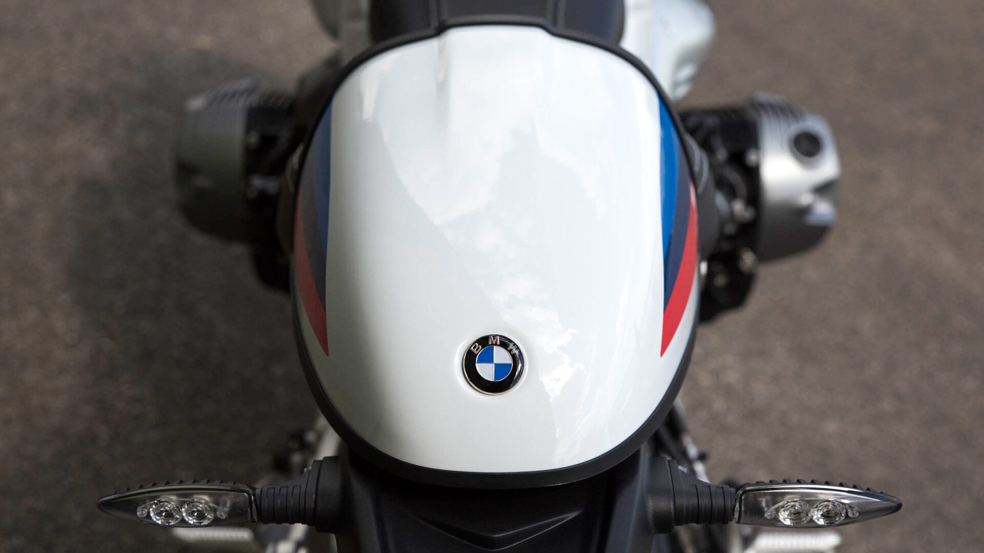 R nineT Racer seat hump