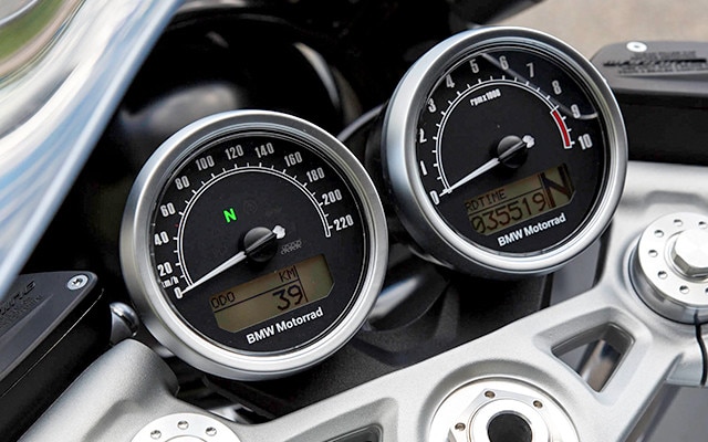 R nineT Racer Tachometer