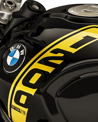 We see the 1200 cc lettering on the tank of the R nineT Urban G/S.