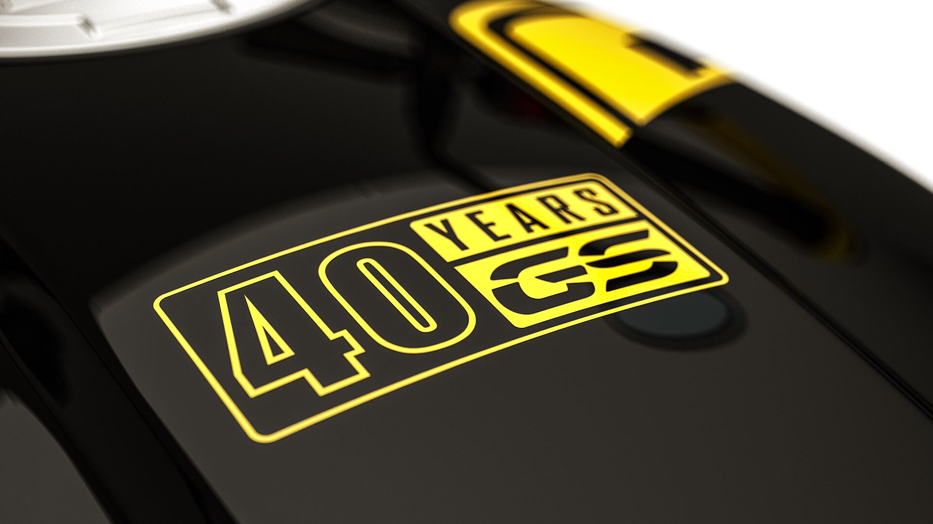 We see the 40 Years GS sticker on the tank of the R nineT Urban G/S.