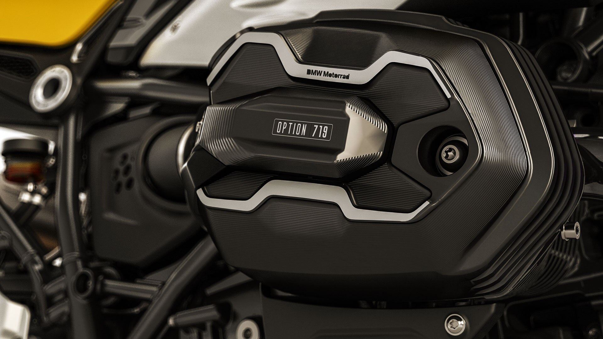 We see the cylinder head cover of the R nineT Urban G/S.