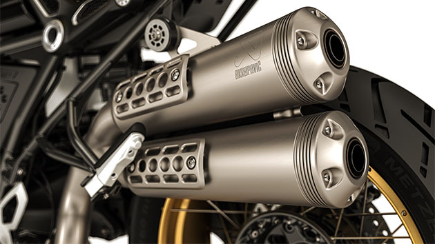 We see the raised exhaust system of the R nineT Urban G/S.