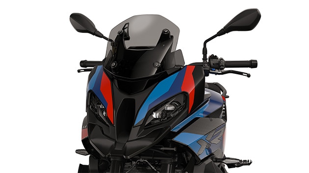 The sporty front of the M 1000 XR from BMW Motorrad