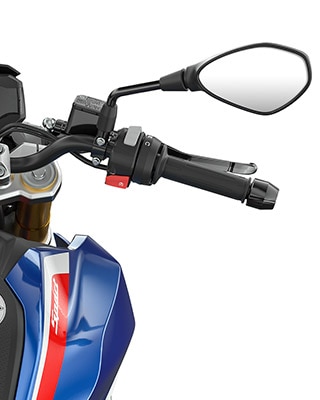 We see the handlebar and control elements of the G 310 R.