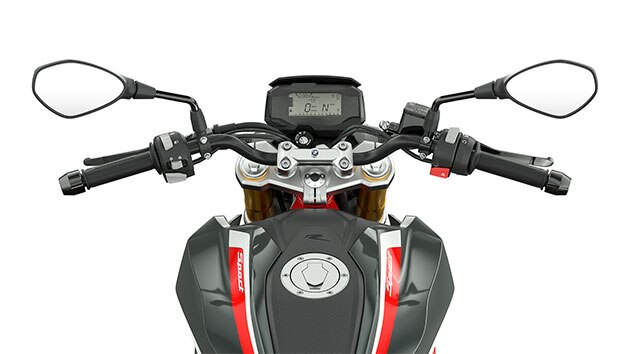 We see the handlebar and control elements of the G 310 R.