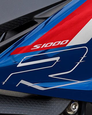 S 1000 R "R" logo